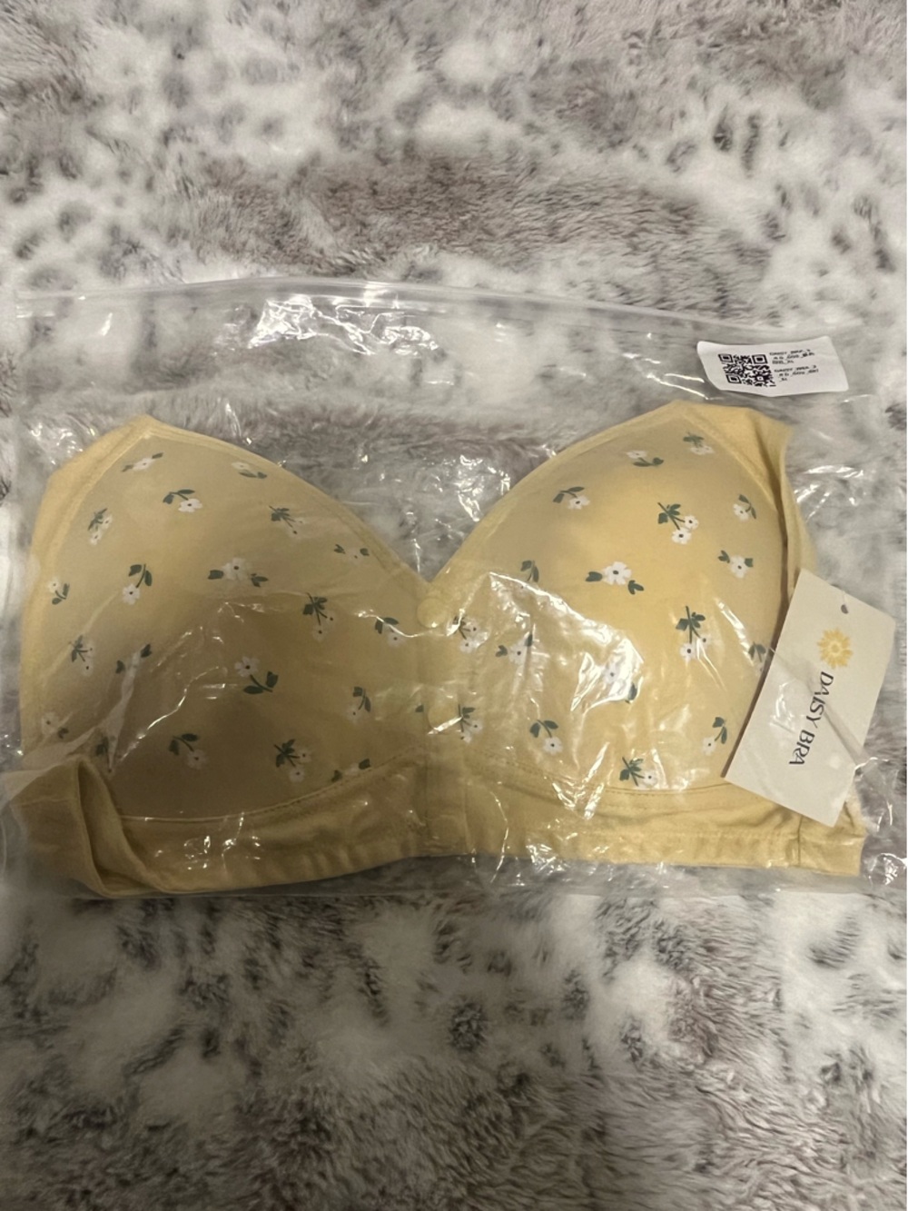 NWT Daisy Bra Ultimate Lift-Yellow Floral-Front Closure